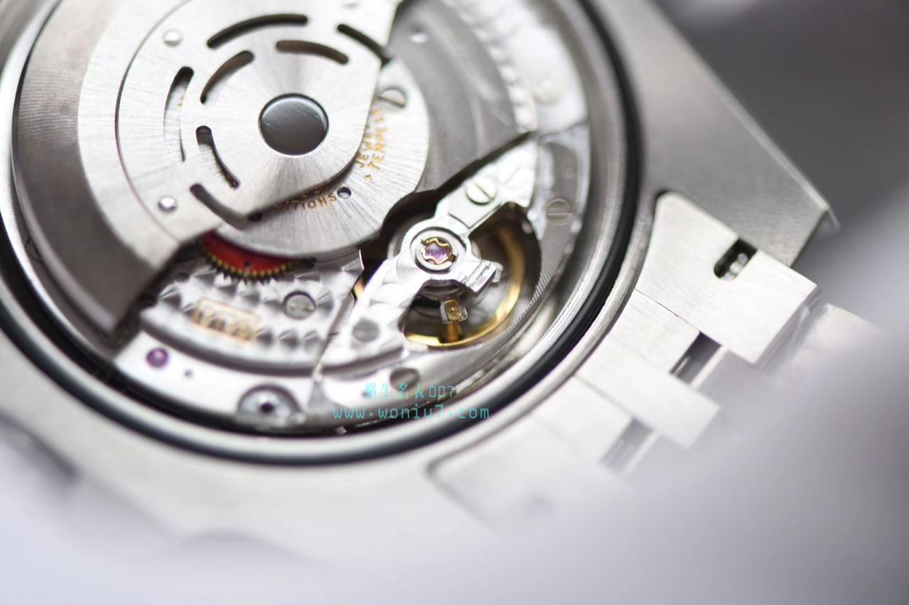 【V9厂出品，搭配五珠链】劳力士潜航者型顶级复刻高仿116610LN-97200 黑盘腕表(黑水鬼)、116610LV-97200 绿盘腕表(绿水鬼) / R268