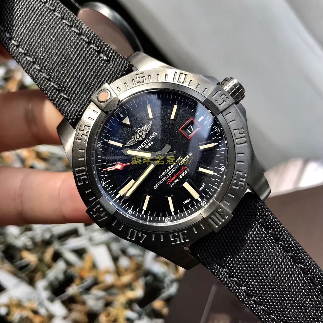 原单新款，百年灵复仇者黑鸟，44mm，原厂钛金属表壳 / BL087