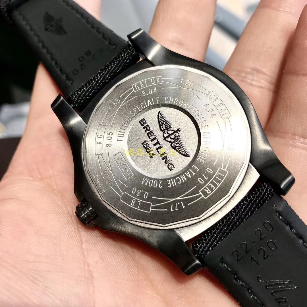 原单新款，百年灵复仇者黑鸟，44mm，原厂钛金属表壳 / BL087