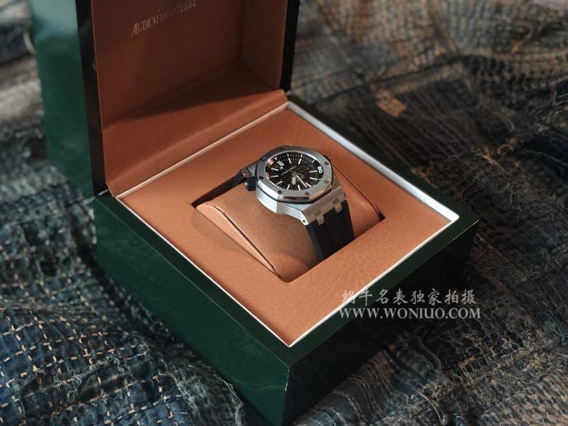 【JF一比一超A高仿】视频评测爱彼皇家橡树离岸型系列15703ST.OO.A002CA.01腕表，全新V9S超强版正式闪亮登场 / AP156