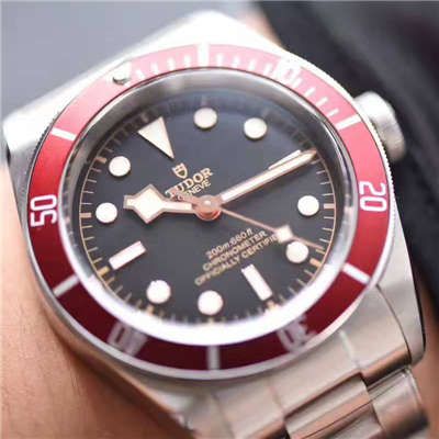 视频评测TUDOR帝舵碧湾系列79220R 不锈钢表带腕表(小红花)一比一高仿手表【ZF帝舵小红花】