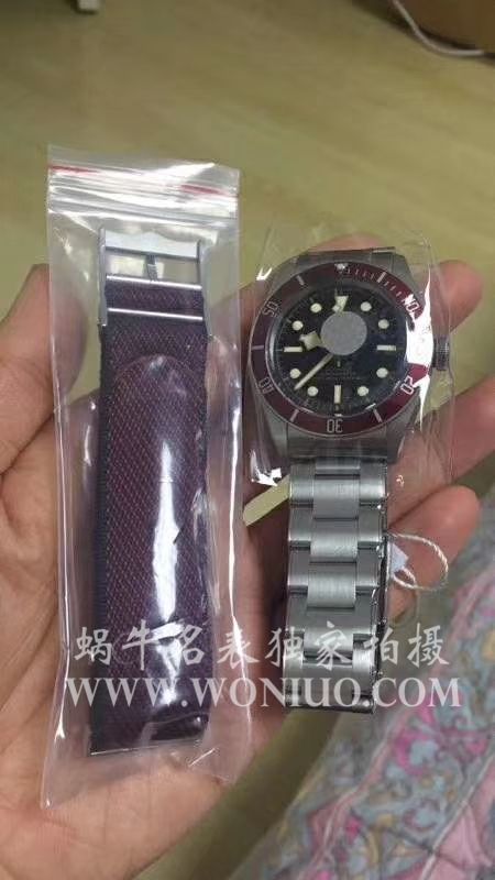 视频评测TUDOR帝舵碧湾系列79220R 不锈钢表带腕表(小红花)一比一高仿手表【ZF帝舵小红花】 / DT009MM