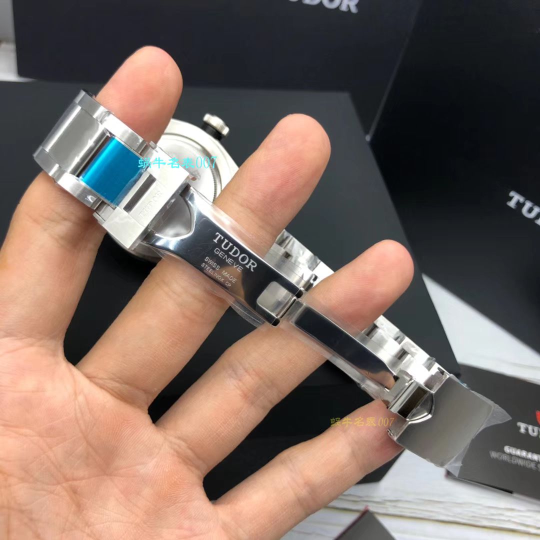 【渠道原单】帝舵碧湾系列M79540-0004腕表 / DT037