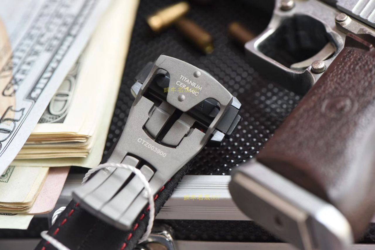 【视频评测OM厂一比一复刻高仿欧米茄月之暗面】OMEGA欧米茄超霸系列311.92.44.51.01.005腕表(墨黑) / M380