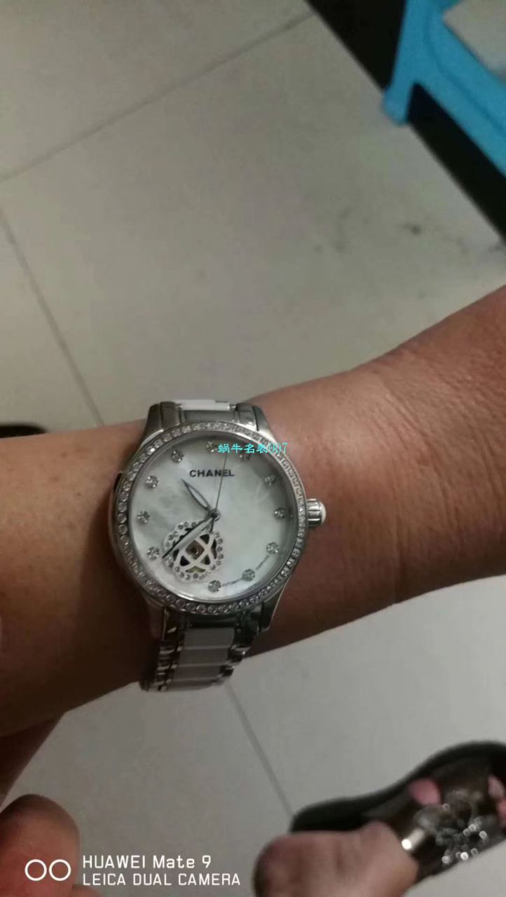  香奈儿 J12系列  镶钻精钢表盘  日本进口全自动机械机芯 高端女士腕表 白面款 / XNR014B 