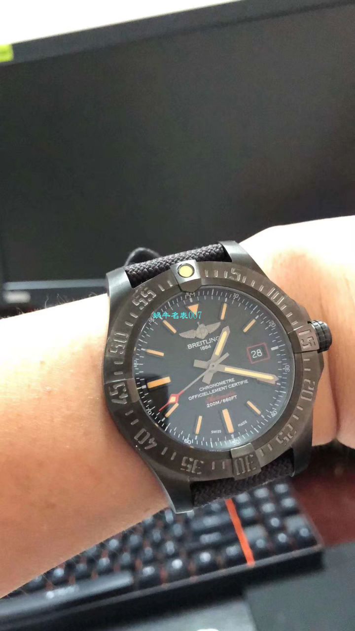 原单新款，百年灵复仇者黑鸟，44mm，原厂钛金属表壳 / BL087