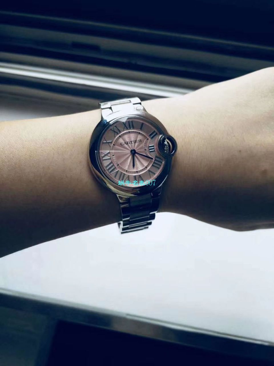 【独家视频测评V6厂一比一高精仿手表】卡地亚蓝气球系列W6920084女士33毫米石英腕表 / KAC080