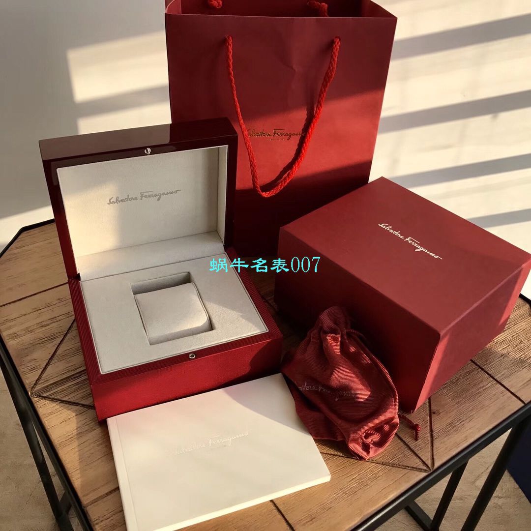 【渠道原单】菲拉格慕Ferragamo F-80系列碳素纤维男士腕表 / FEL011