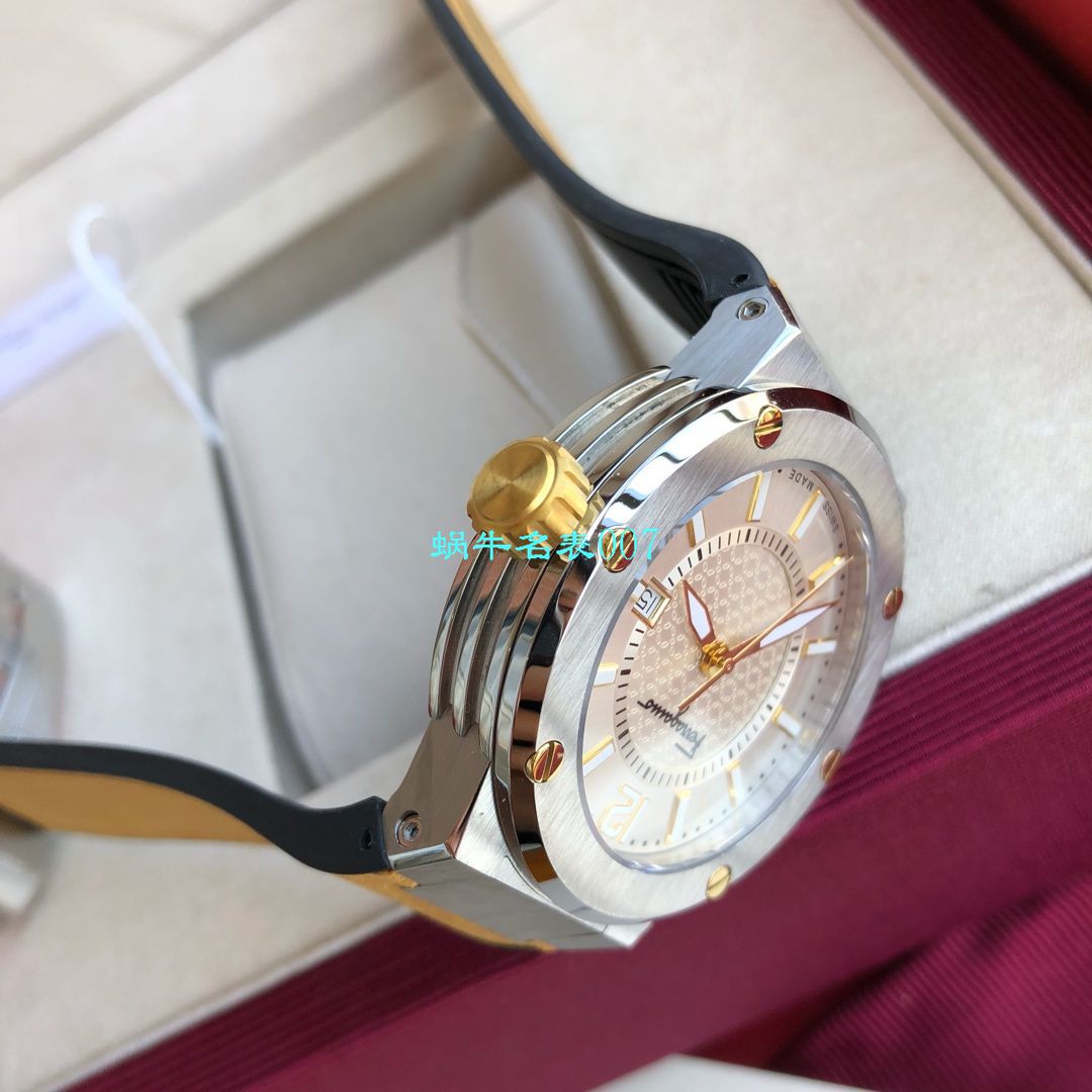 【渠道原单】菲拉格慕最新款计时石英男表这款类似AP的表壳设计 / FEL013