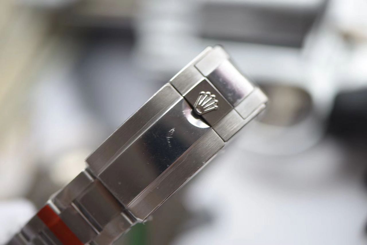 【视频评测最完‎美复刻高仿​Rolex绿水鬼‎SUBN厂V10升​级版】劳力士潜航者型系列116610LV-97200绿盘腕表 / R392