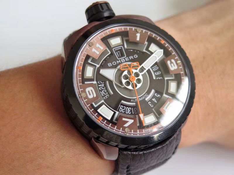 BB FACTORY 巧思之作【一表两用 奇思妙构】BBF出品BOMBERG BOLD系列腕表劲酷登场， / BB002