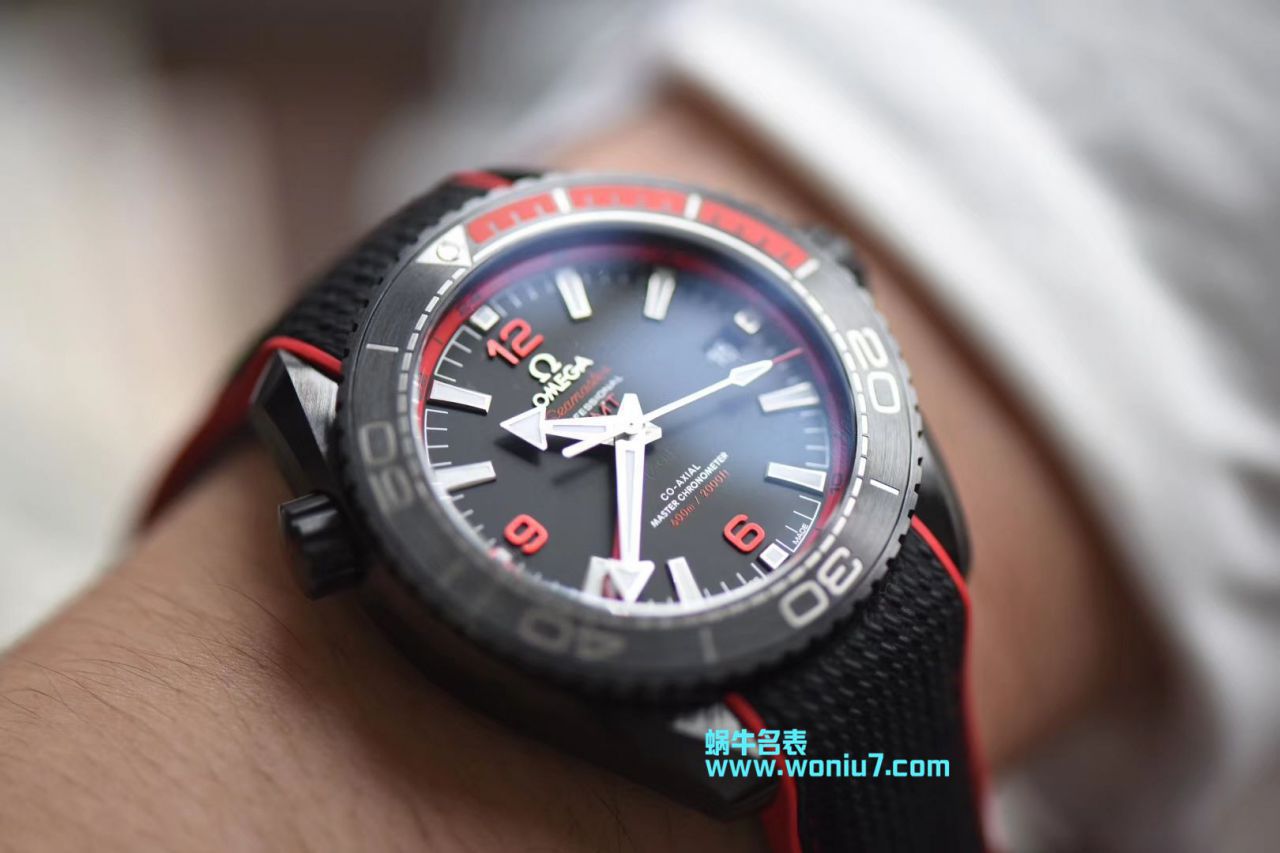 【视频评测VS厂深海之黑全陶瓷复刻高仿表】欧米茄海洋宇宙600米215.92.46.22.01.001，215.92.46.22.01.004，215.92.46.22.01.003腕表 / M666
