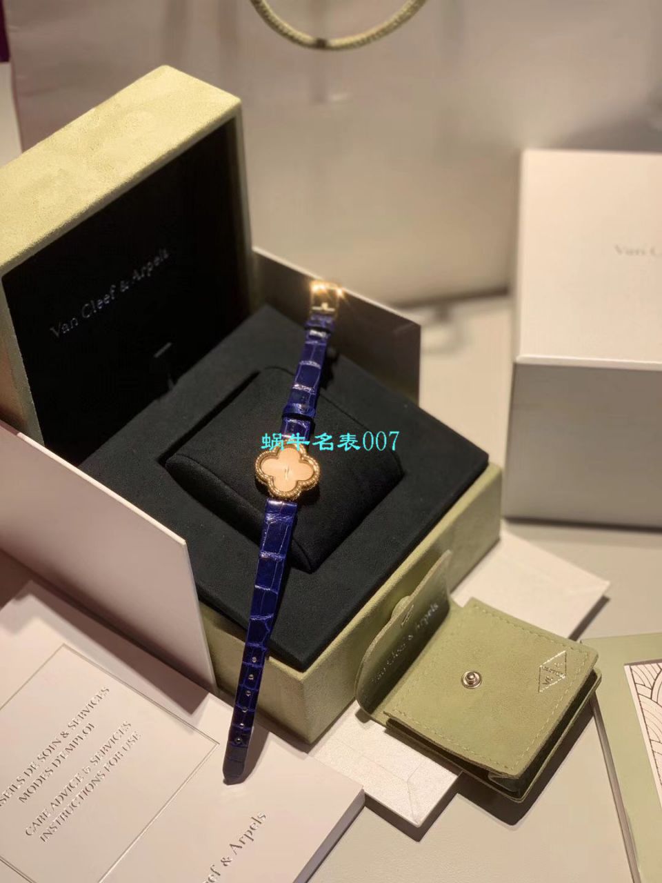 V&A厂2020年最新款高仿女表梵克雅宝ALHAMBRA系列VCARO8WT00,VCARO8SF00腕表 / VCA09
