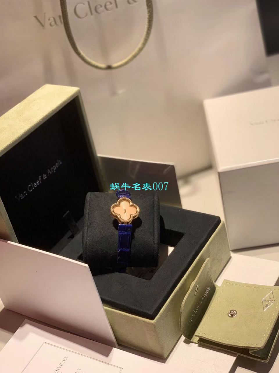 V&A厂2020年最新款高仿女表梵克雅宝ALHAMBRA系列VCARO8WT00,VCARO8SF00腕表 / VCA09