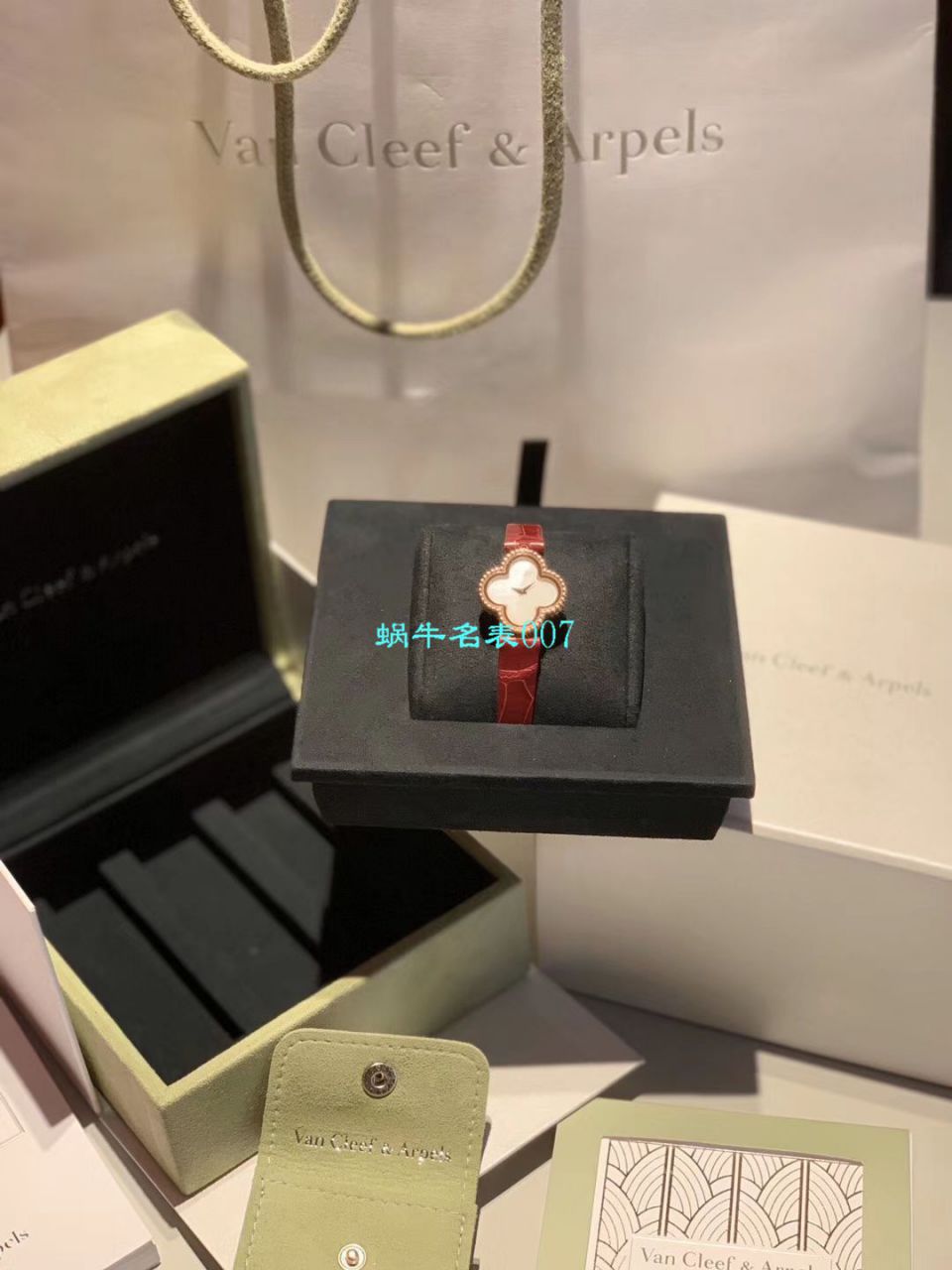 V&A厂2020年最新款高仿女表梵克雅宝ALHAMBRA系列VCARO8WT00,VCARO8SF00腕表 / VCA09