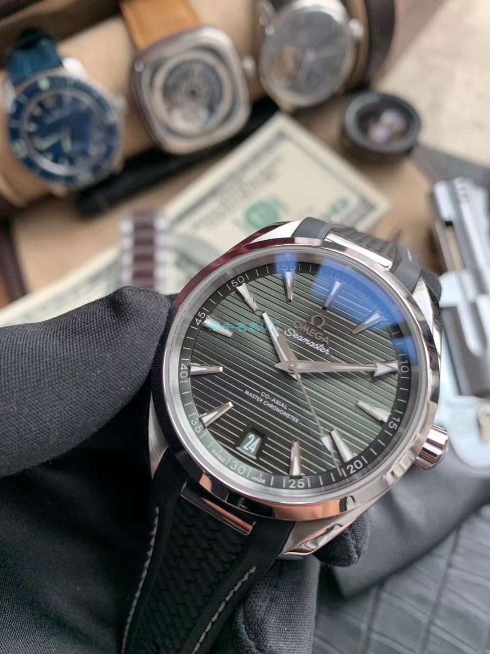 VS厂欧米茄绿海马150米柚木盘最好复刻高仿220.13.41.21.10.001腕表 / M693