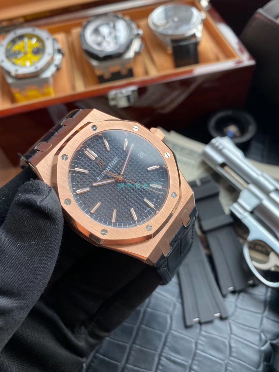 视频评测OM厂顶级复刻手表AP爱彼皇家橡树高仿15500OR.OO.D002CR.01腕表 / AP193