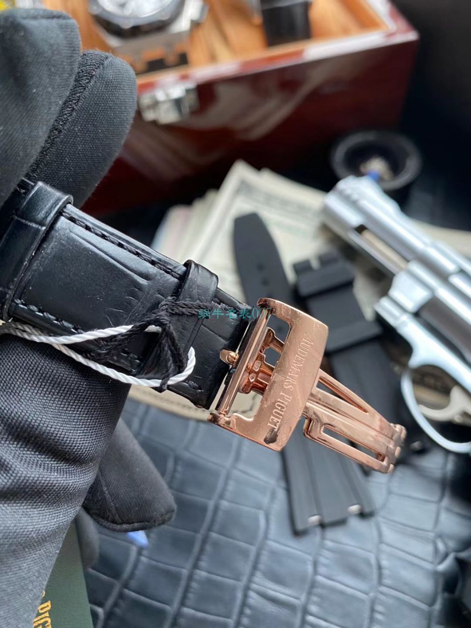 视频评测OM厂顶级复刻手表AP爱彼皇家橡树高仿15500OR.OO.D002CR.01腕表 / AP193