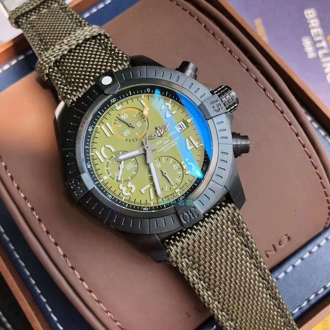 百年灵原单瑞士7750复仇者45计时系列A13317101B1X2腕表 / BL179