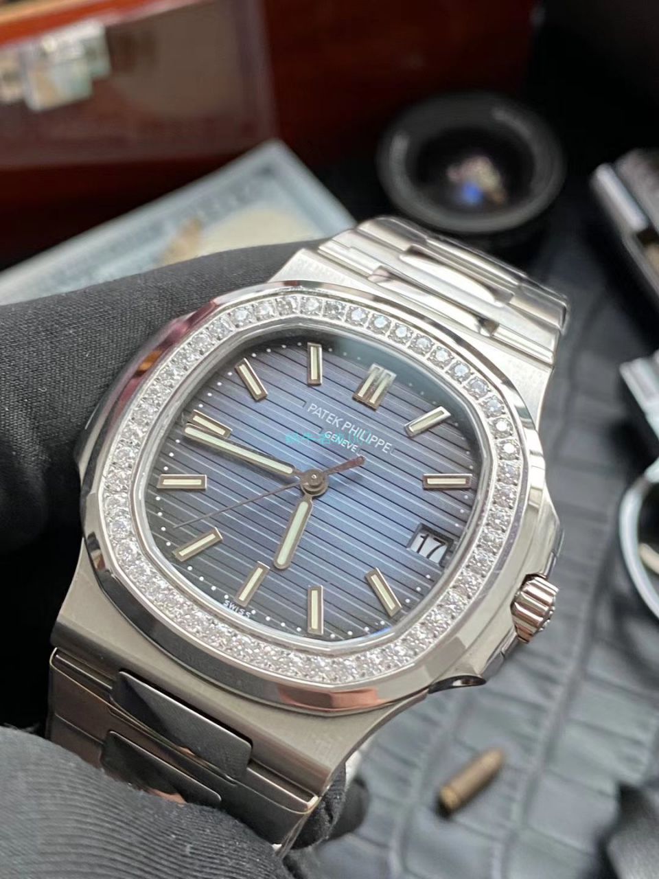 高端定制PPF厂V4视频定制莫桑石、真钻百达翡丽鹦鹉螺顶级复刻高仿5711/1A-010奢华与斯文并存 / BD291