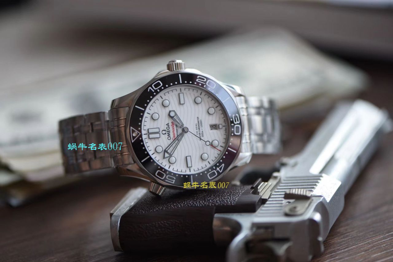 【评测视频】vs厂欧米茄海马300米顶级复刻高仿210.30.42.20.04.001手表 / R718