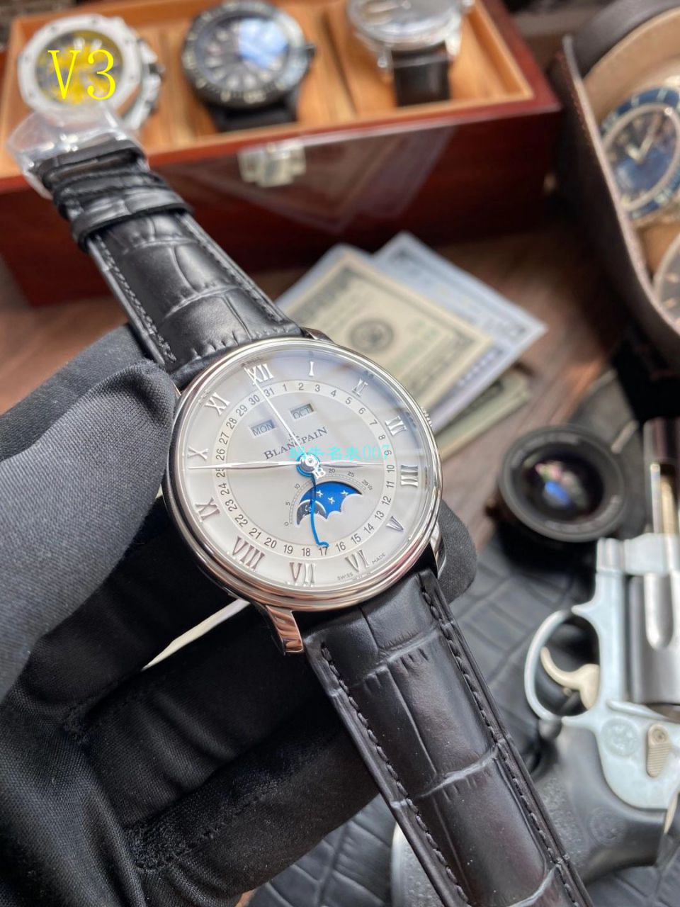 om厂宝珀6654月相v3【视频评测】超A高仿宝珀手表6654-1127-55B / BP073