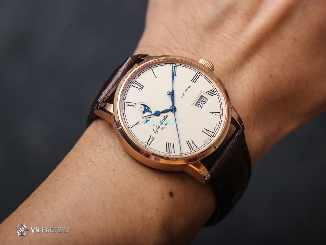 【视频最大的高仿手表网站】V9厂格拉苏蒂原创议员月相100-04-05-12-30腕表 / GLA069