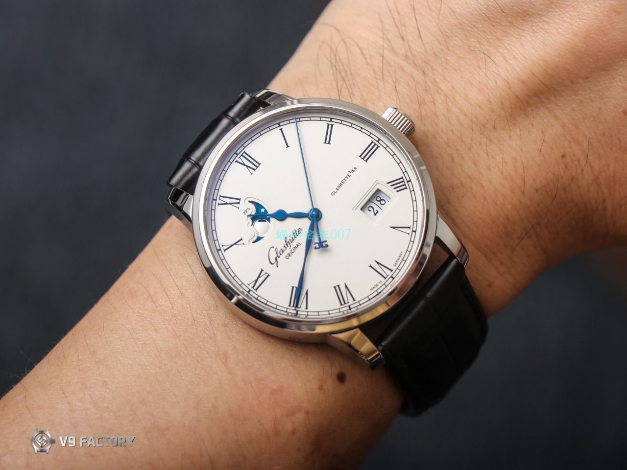 【视频最大的高仿手表网站】V9厂格拉苏蒂原创议员月相100-04-05-12-30腕表 / GLA069