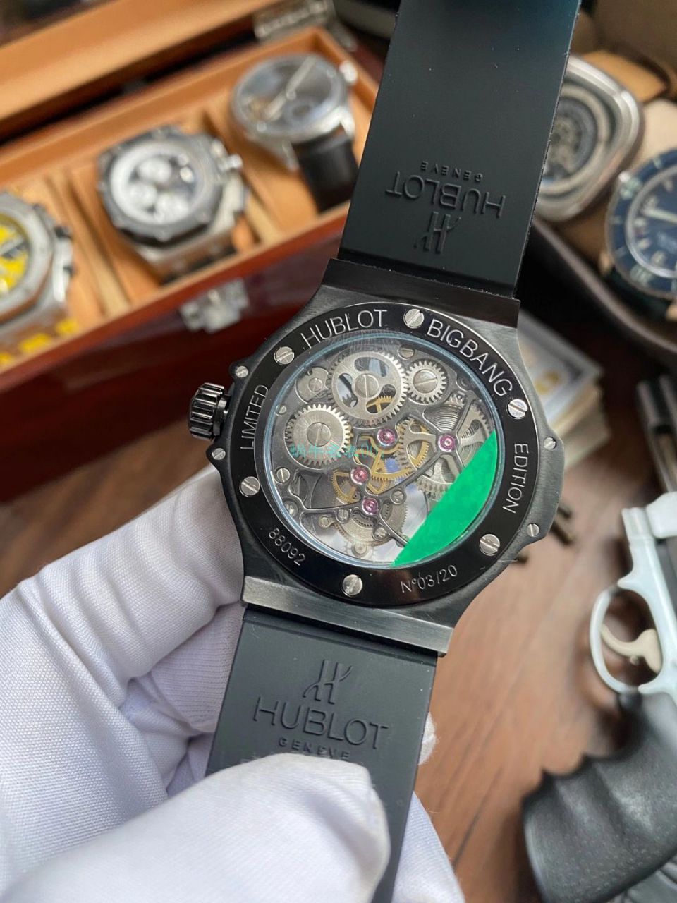 【视频评测顶级复刻手表最靠谱的商家】宇舶陀飞轮304.TX.1170.LR 不同版本对比视频 / YB112