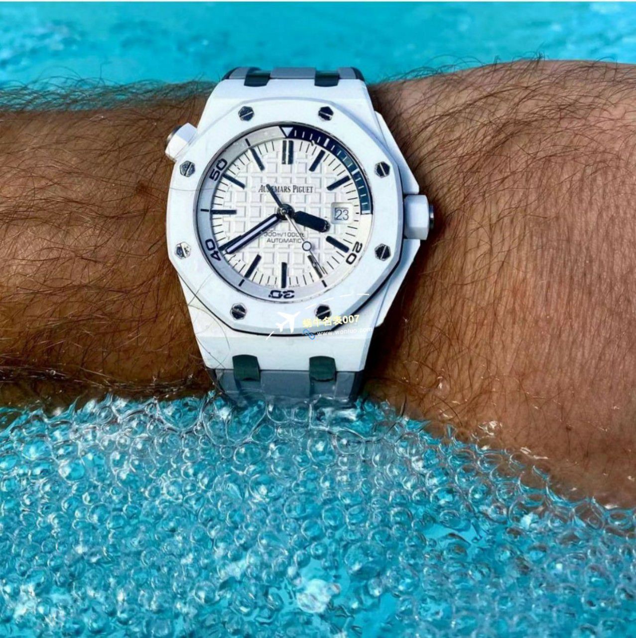 APS厂一比一复刻手表爱彼皇家橡树离岸型15707CB.OO.A010CA.01和15707CE.OO.A002CA.01 / AP227