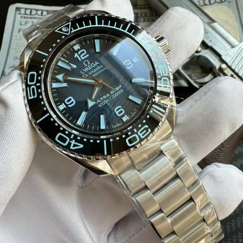 【视频评测】VS厂欧米茄海洋宇宙600米海王渐变蓝高仿215.30.46.21.03.002手表