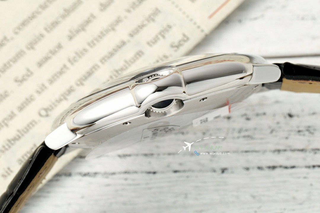 AF卡地亚蓝气球42MM超A高仿手表WE9009Z3腕表 