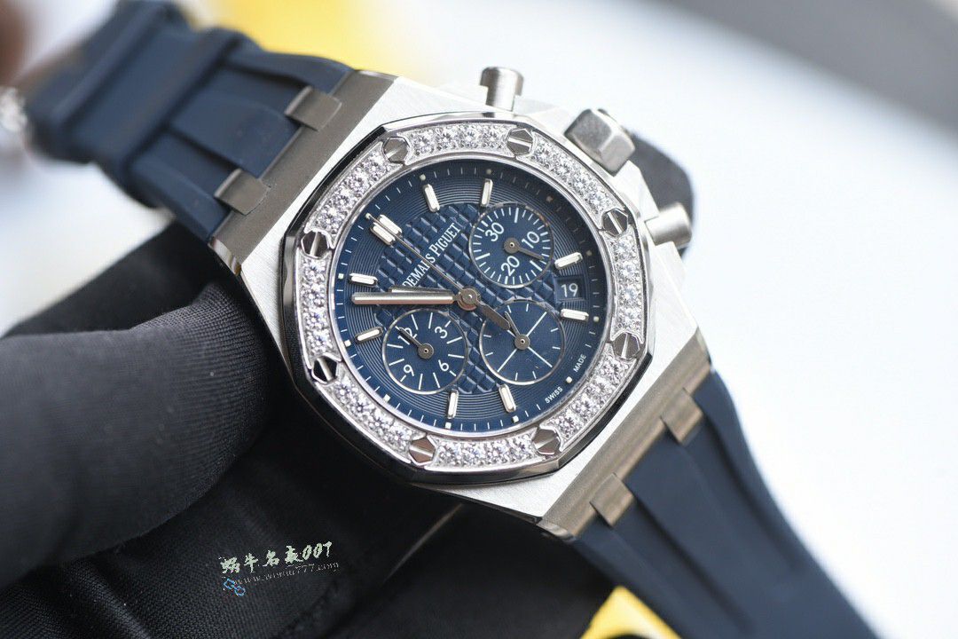 Duck爱彼皇家橡树离岸型最好高仿女表26231OR.ZZ.D003CA.01腕表 / AP302