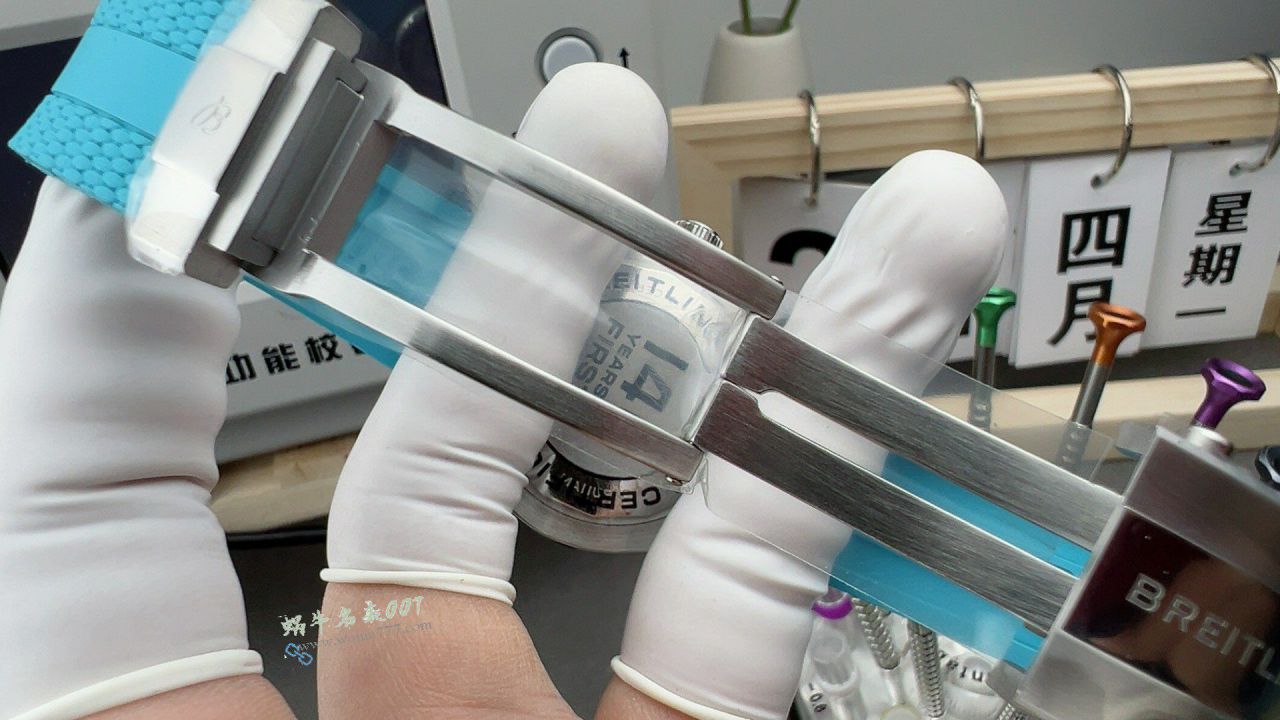 BLS百年灵彩虹超级海洋系列超A高仿手表网站A17375211B2S1腕表 / BL211