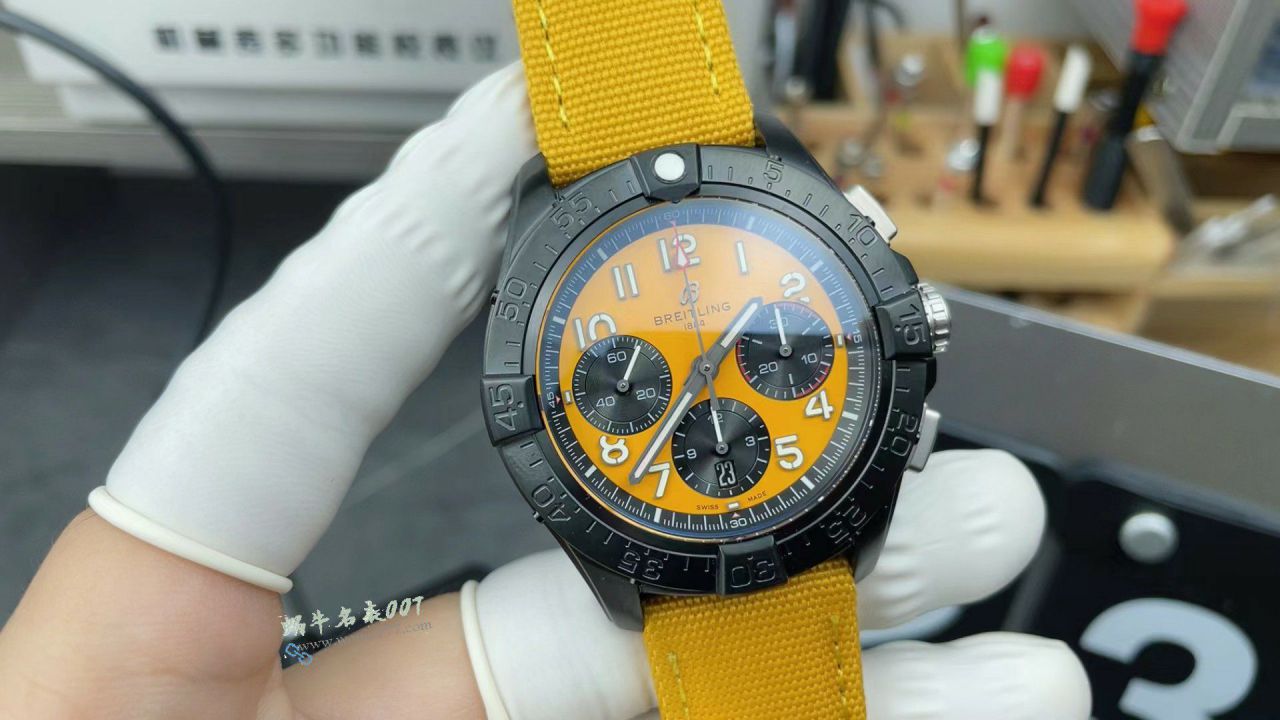 BLS百年灵复仇者系列SB0147101I1X1腕表 / BL217