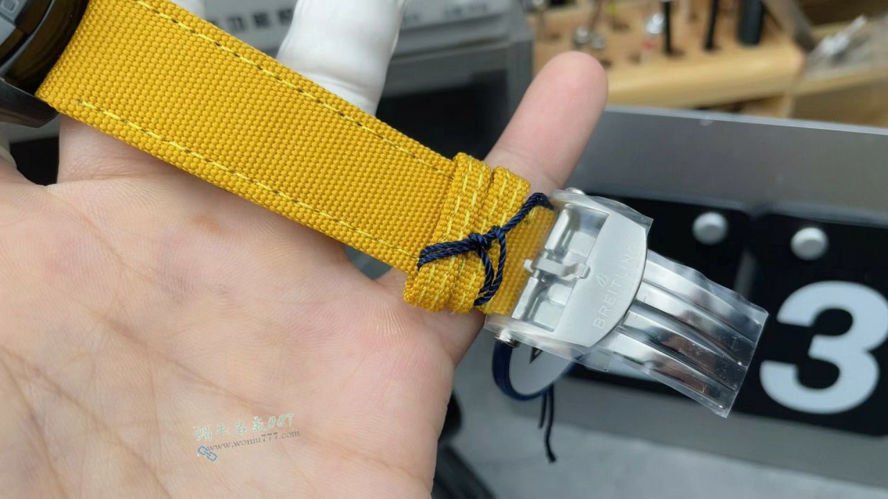 BLS百年灵复仇者系列SB0147101I1X1腕表 / BL217