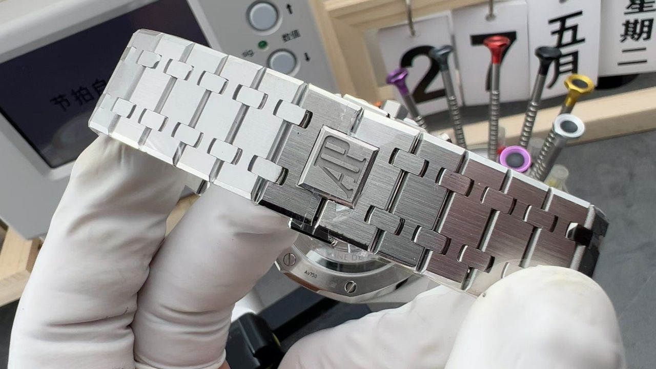 APS厂Audemars Piguet爱彼皇家橡树26240BC.OO.1320BC.01腕表 / AP323