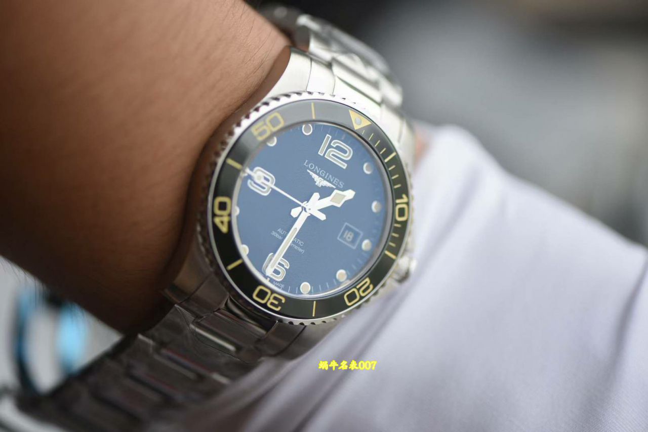 视频评测浪琴康卡斯复刻手表水鬼深绿色陶瓷表圈 / L187