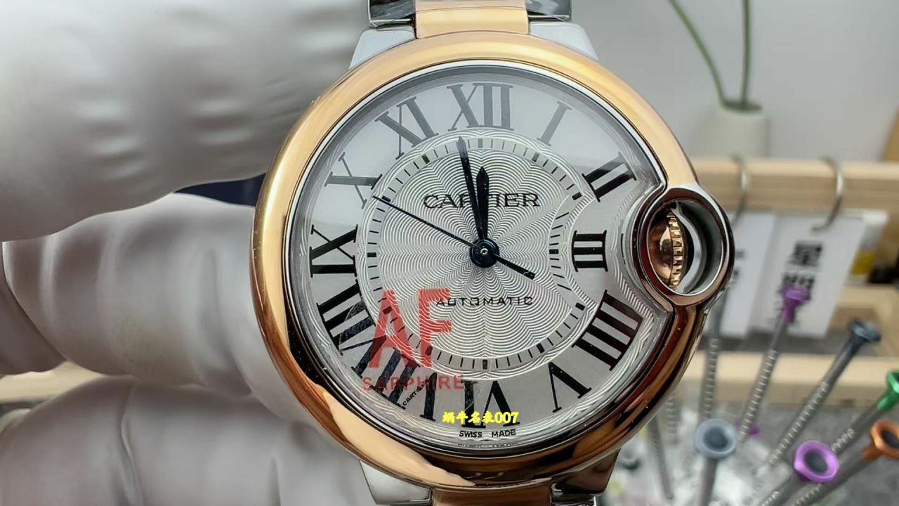 AF厂卡地亚蓝气球33毫米女W2BB0032腕表 / K383