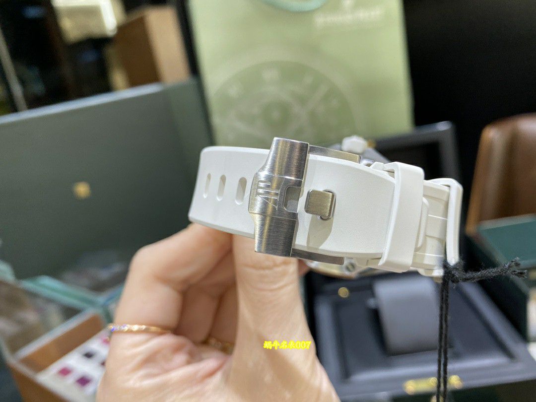 高端稀有品原单品质真钻女表爱彼皇家橡树离岸型系列67540SK.ZZ.A010CA.01腕表 / AP366