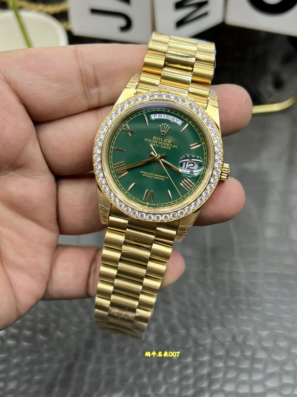 CBD劳力士星期日历型配重莫桑石m228348rbr-0045腕表 / R1032