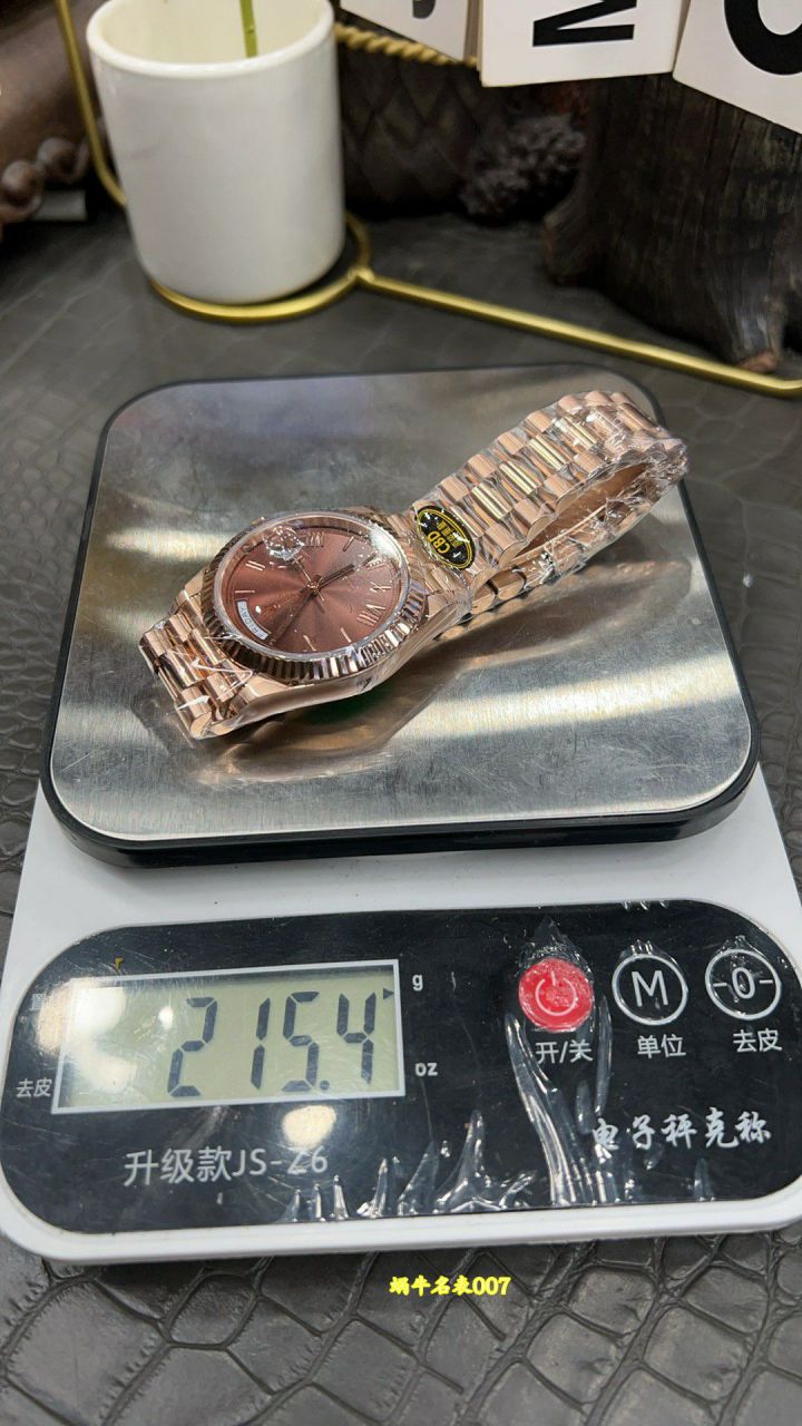 CBD配重劳力士星期日历型咖啡面m228235-0002腕表 / R1033