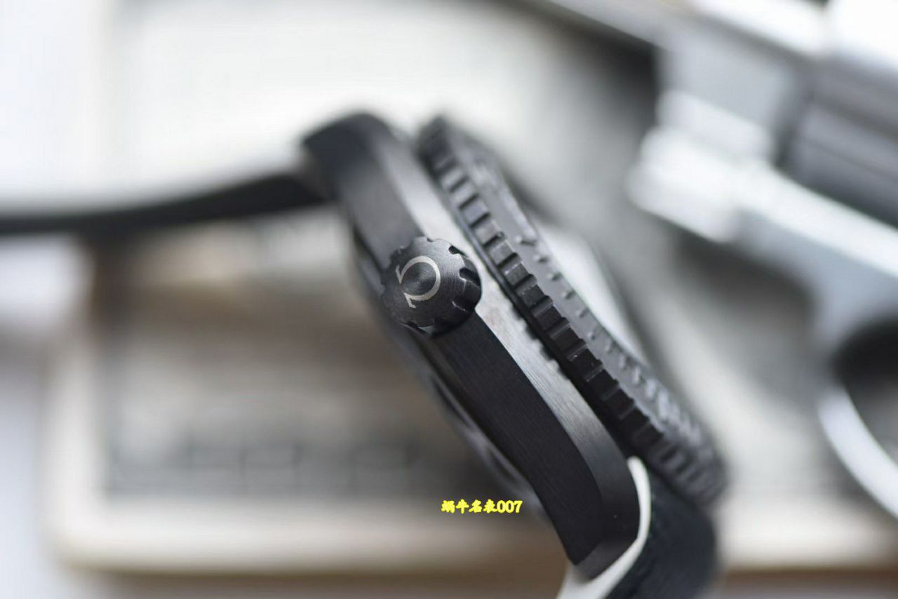 视频评测VS厂欧米茄海马世界时600米215.92.46.22.01.006和215.92.46.22.01.007腕表 / R836