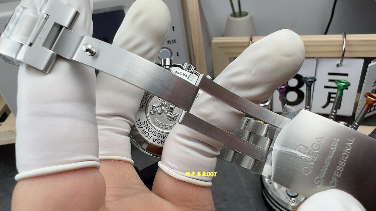 OM 欧米茄超霸系列310.30.42.50.01.001腕表 / VS850