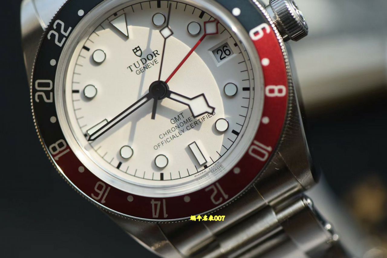 ZF帝舵碧湾可乐圈M79830RB-0010腕表 / DT090