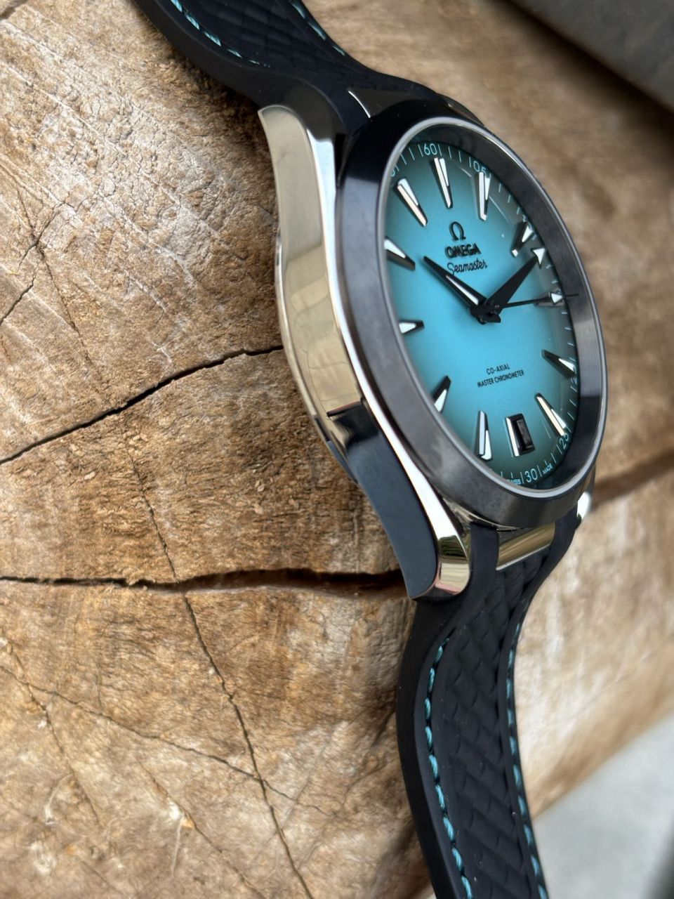 VS欧米茄海马系列150米220.32.41.21.03.001腕表 / 