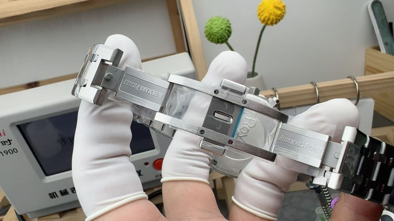 APS爱彼皇家橡树系列26331ST.OO.1220ST.03腕表 /  