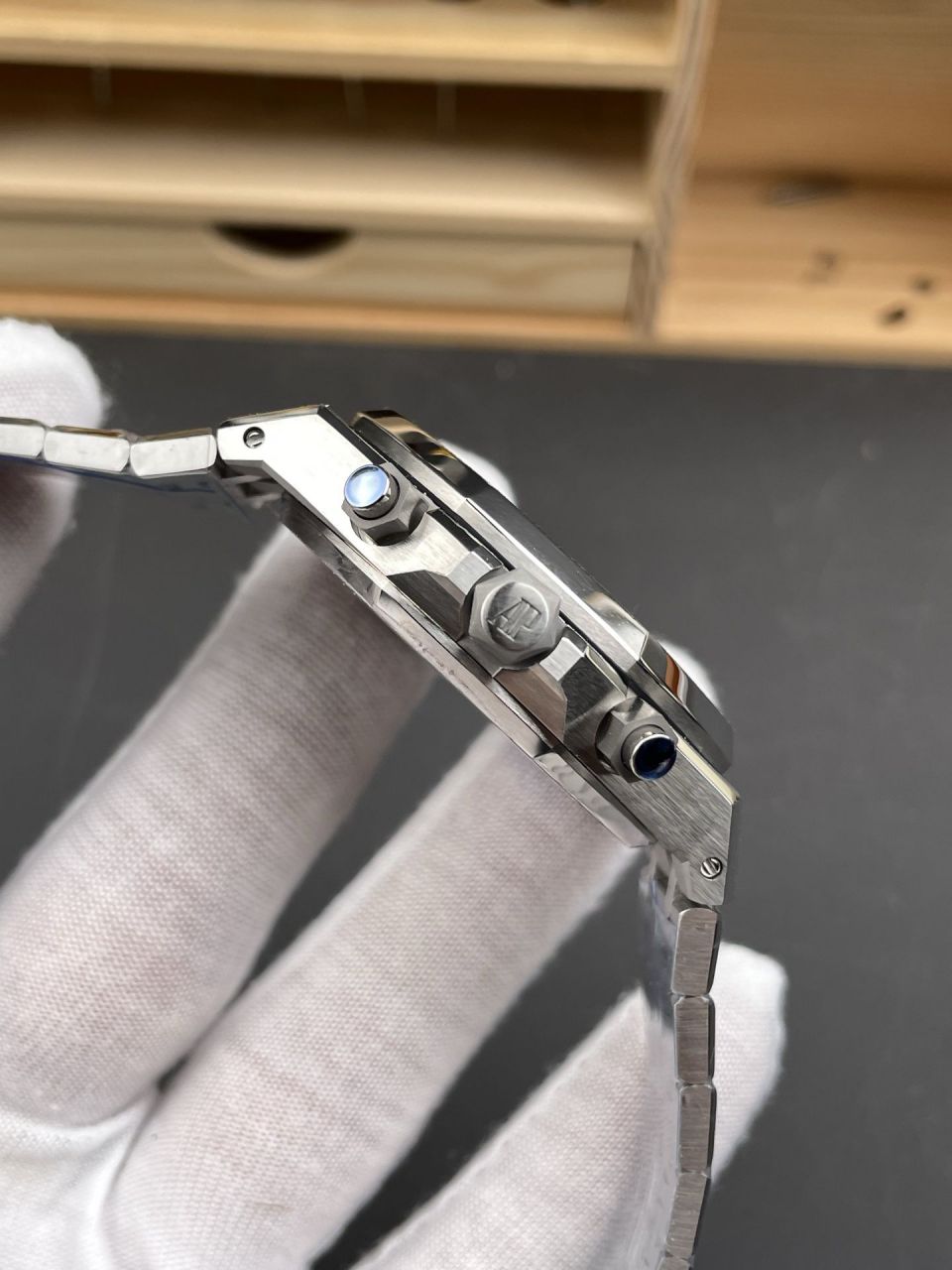 APS爱彼皇家橡树系列26240BC.GG.1324BC.02腕表 /  