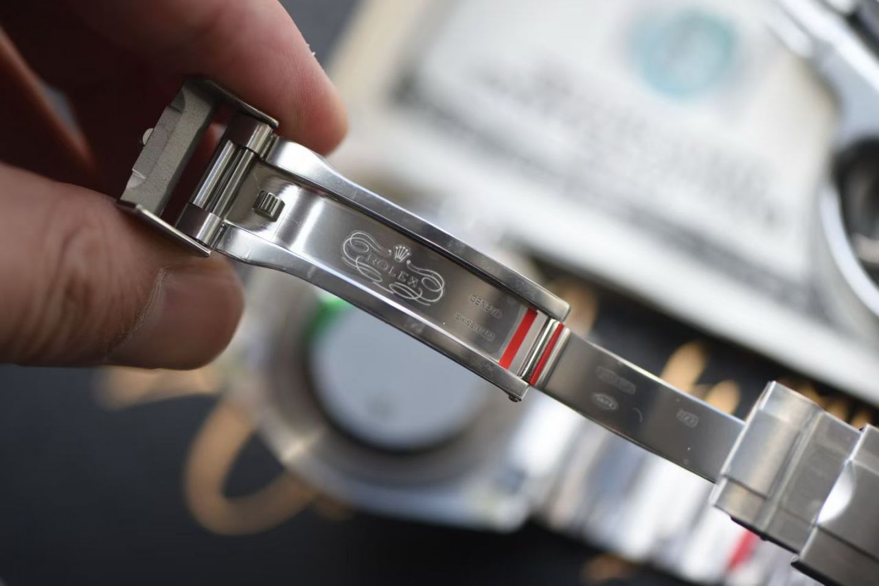 VS劳力士空中霸王型系列M126900-0001腕表 /  