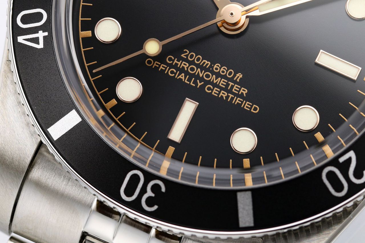 ZF帝舵碧湾系列M79000-0001,M79000N-0001腕表 /  